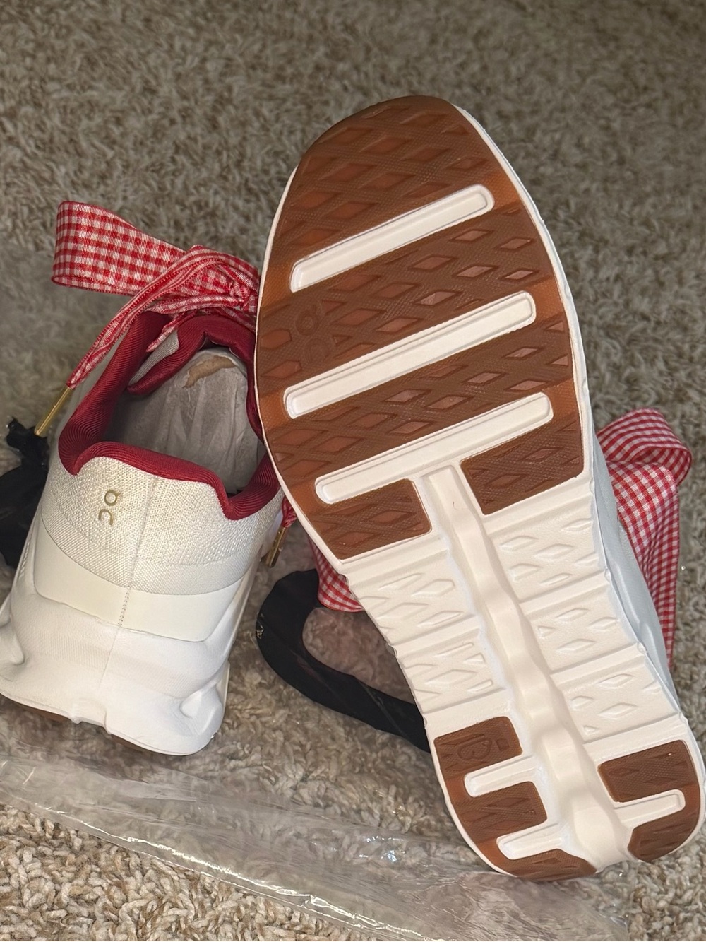 On Running Cloudnova Women’s Running Sneakers: White/Red, Gingham Laces-NEW! - Picture 4 of 6